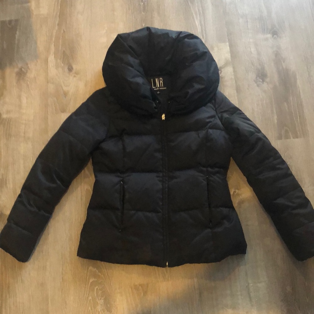 Winter coat. Cute flip up collar very fashionable